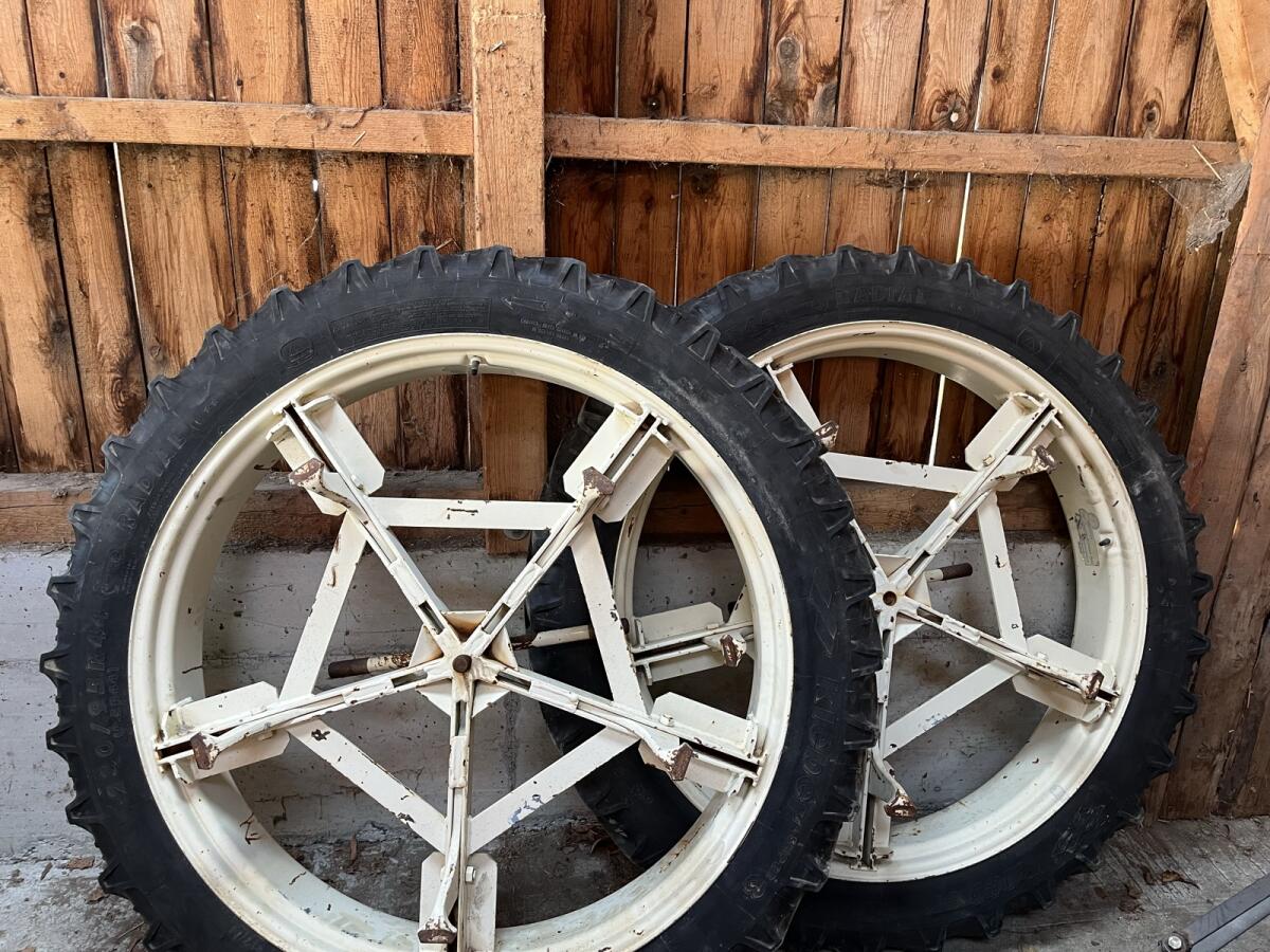 Doppelrad / Zwillingsbereifung 230/95 R 44 1