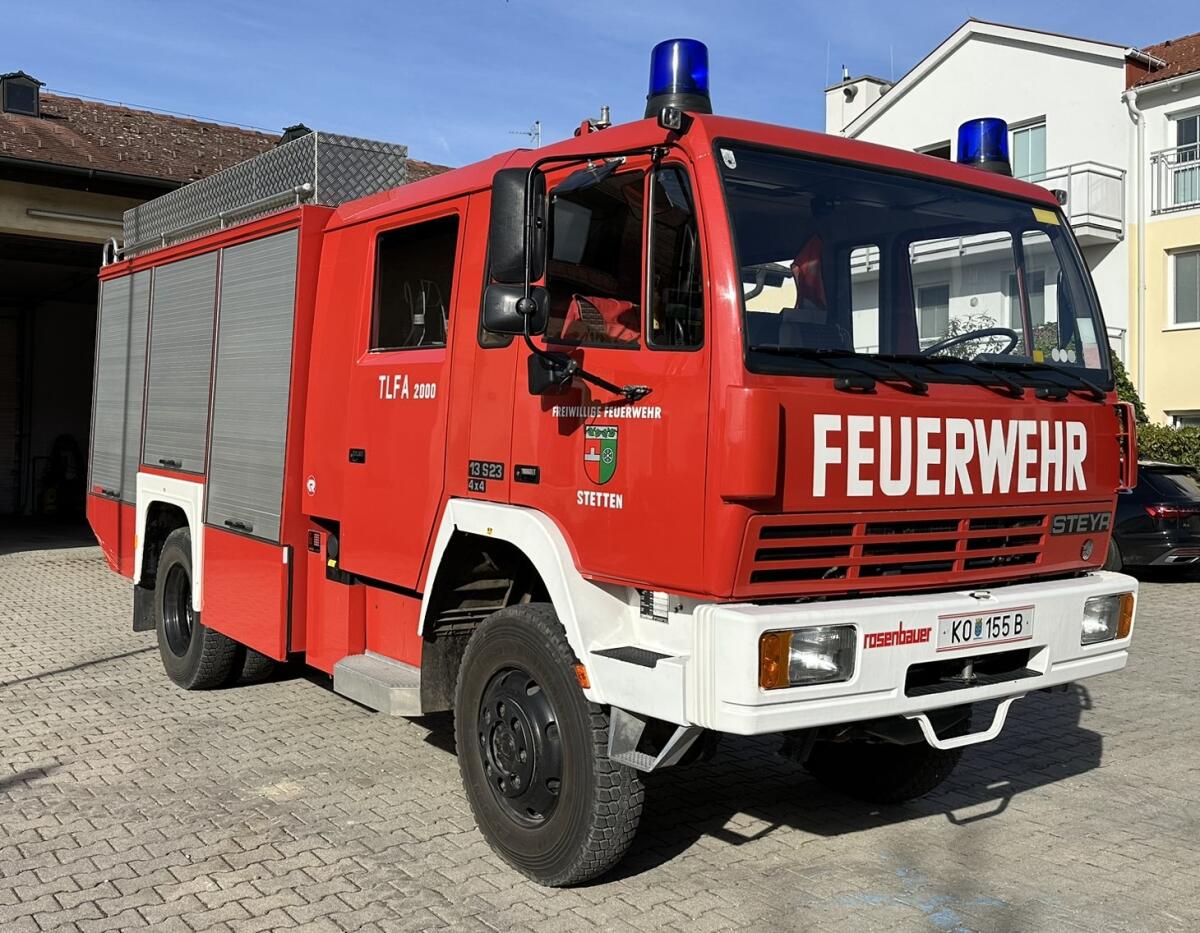 Feuerwehrauto Steyr 13S23 1