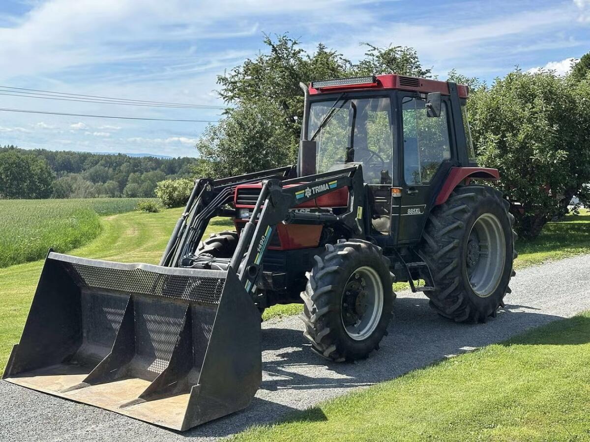 CASE IH 885XL inkl. umfangreichem Zubehör 1