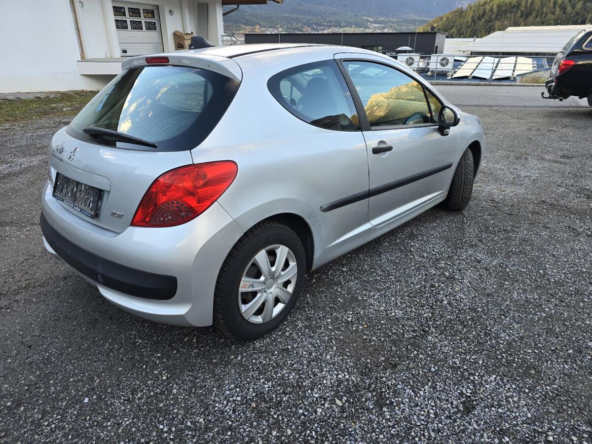 Peugeot 207 HDi 3
