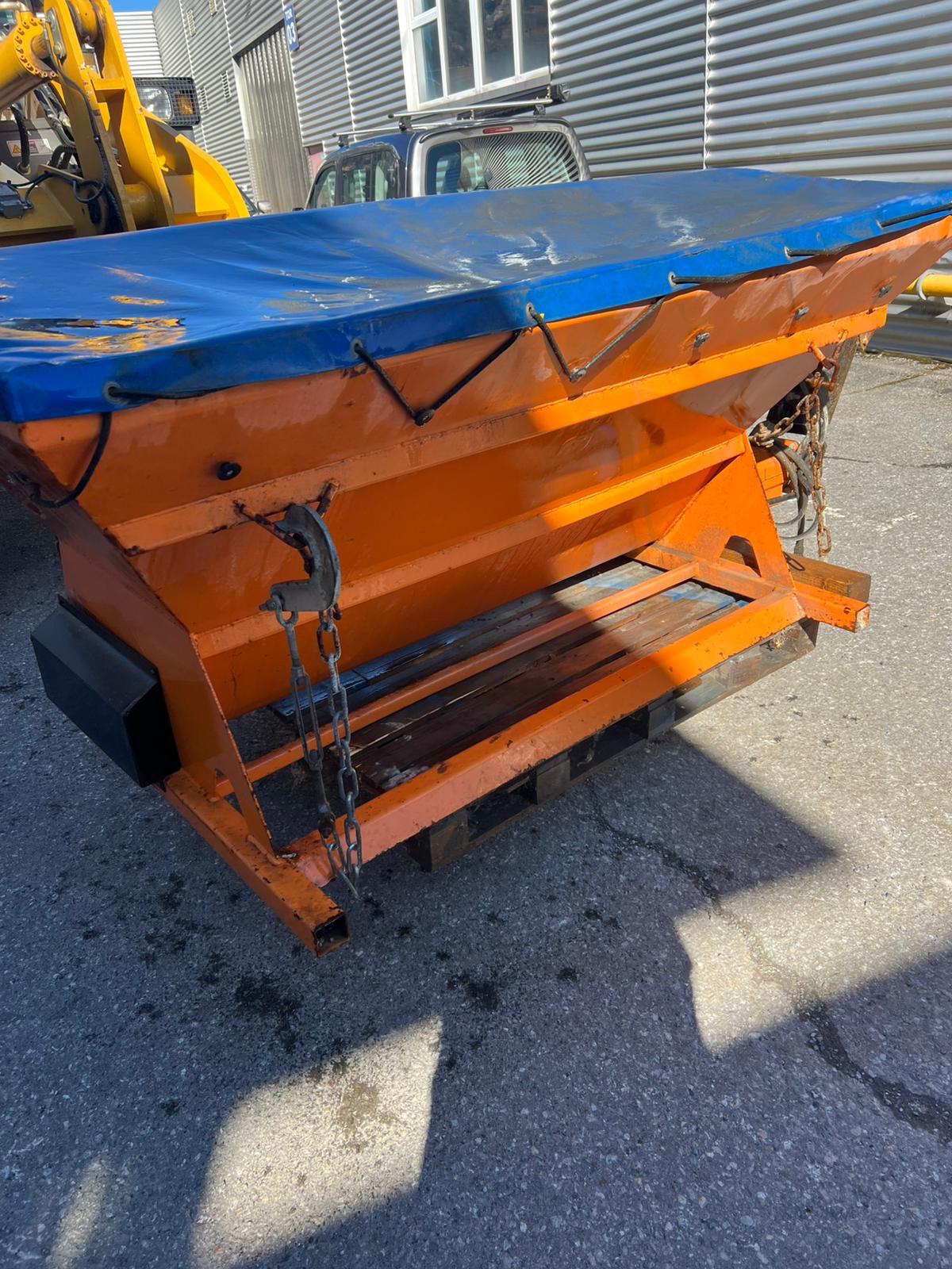 Salz/Splitt Aufbaustreuer 3