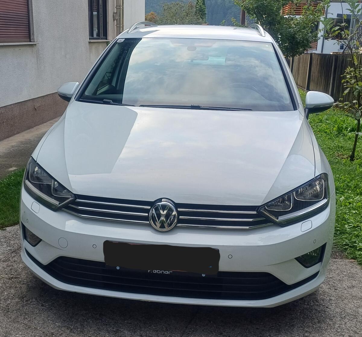 VW Golf Sportsvan Lounge TSI 3