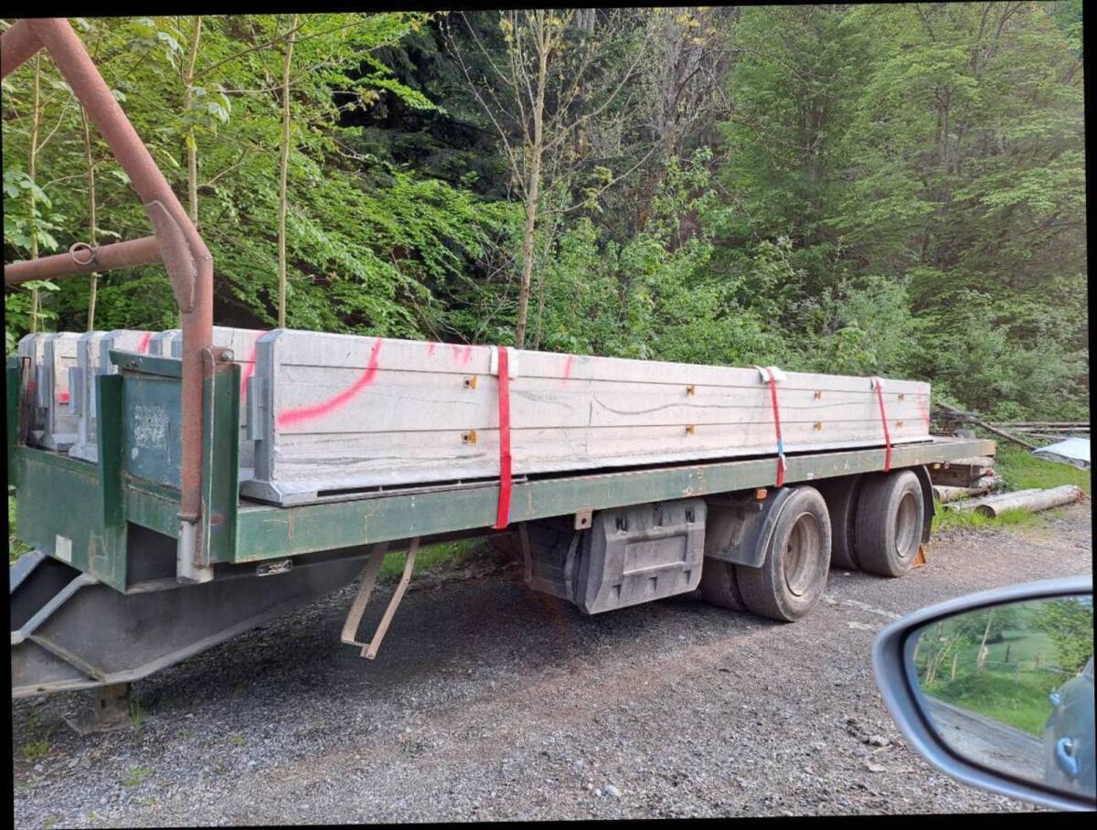 Betonleitwand Holzunterlager 1