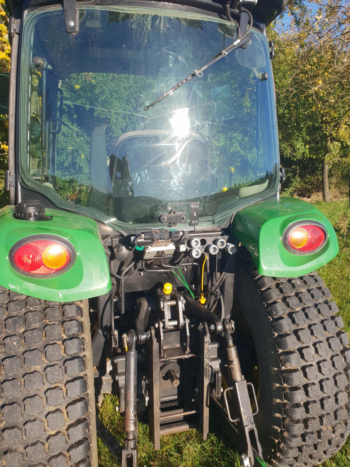 John Deere 3720 Pflegetraktor 3