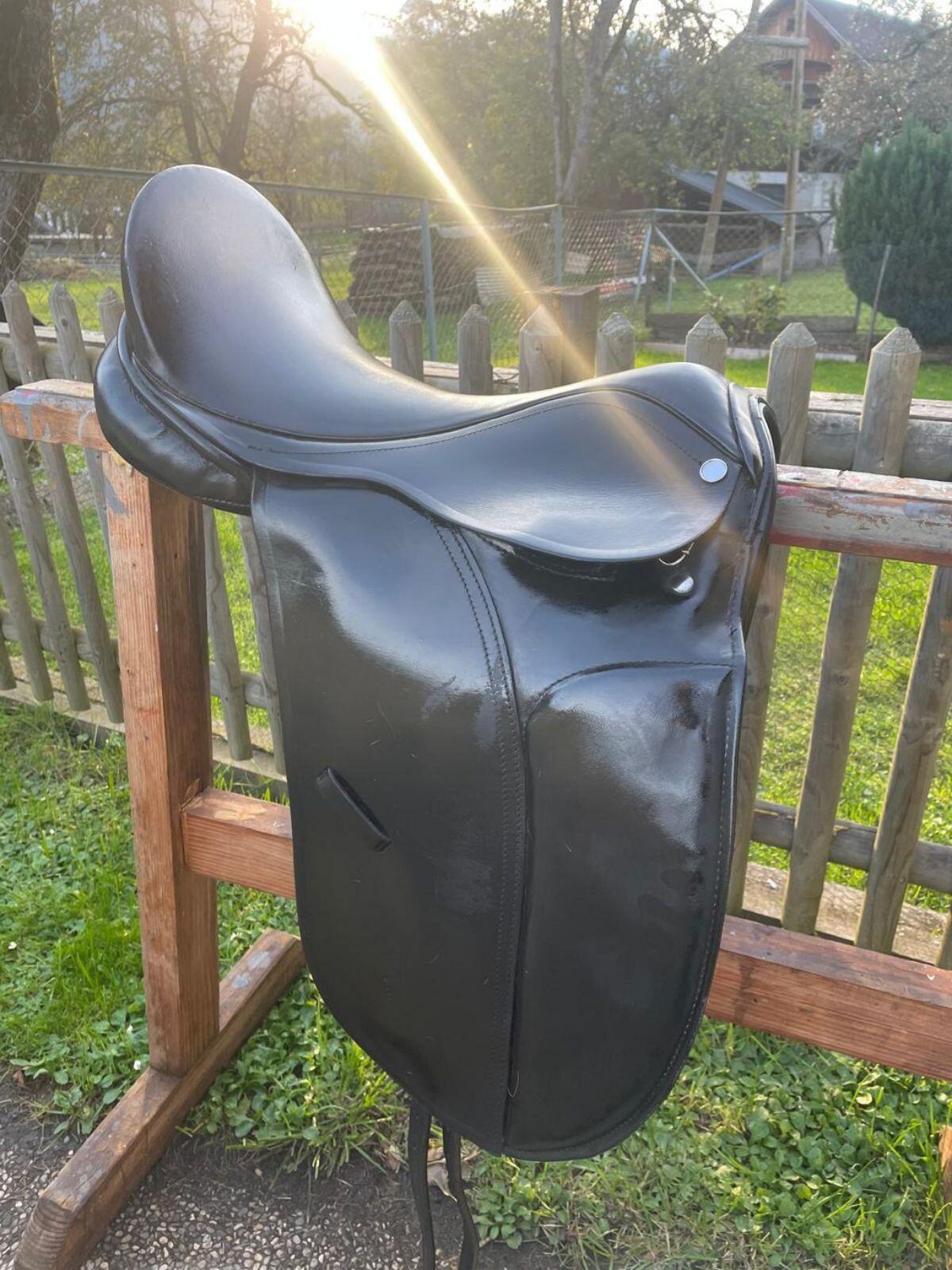 Verkaufe Dressursattel 1