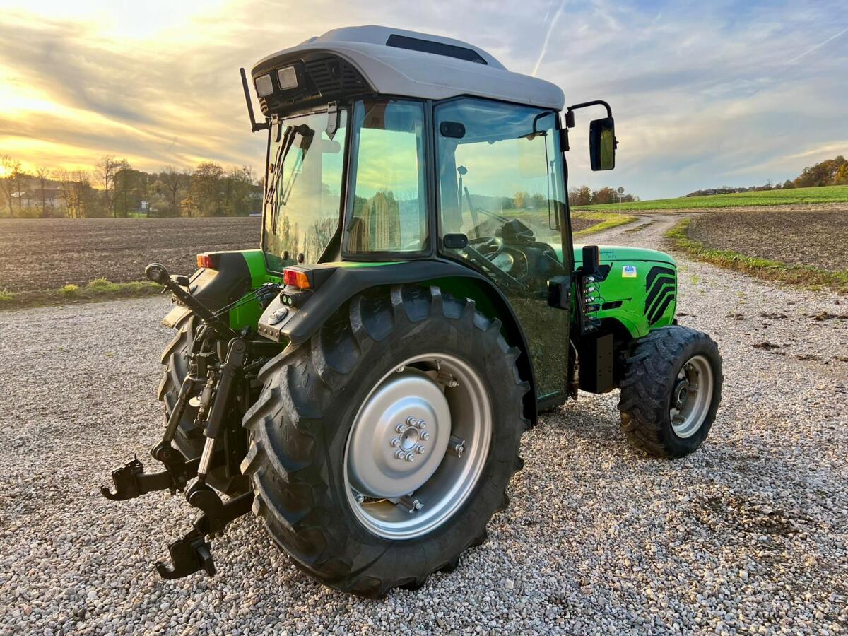 DEUTZ-FAHR AgroCompact F70 3
