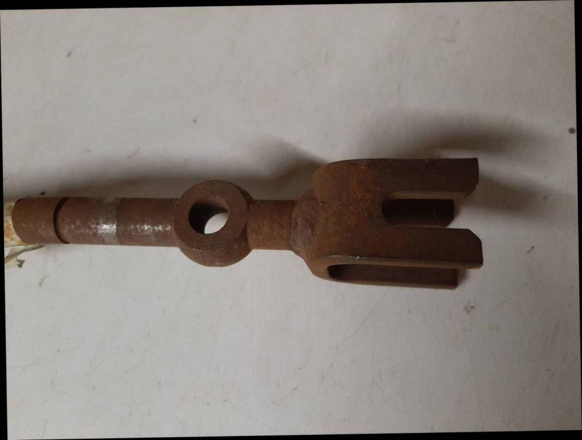 Schalthebel IHC Traktor 724 2