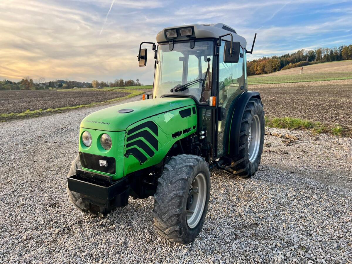 DEUTZ-FAHR AgroCompact F70 2