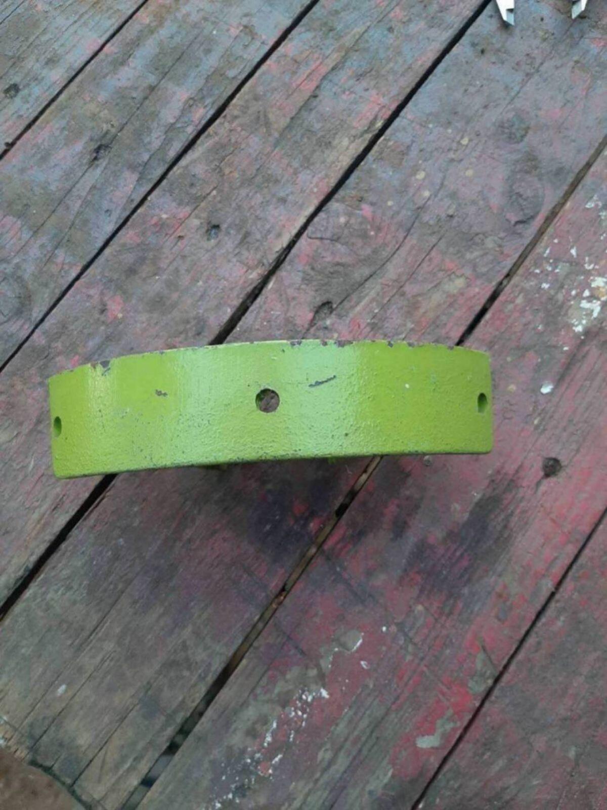 Rundhalterung Claas Halmteiler 3