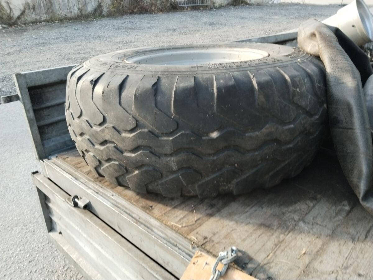 16.07-20 Vredestein mit Felge 2