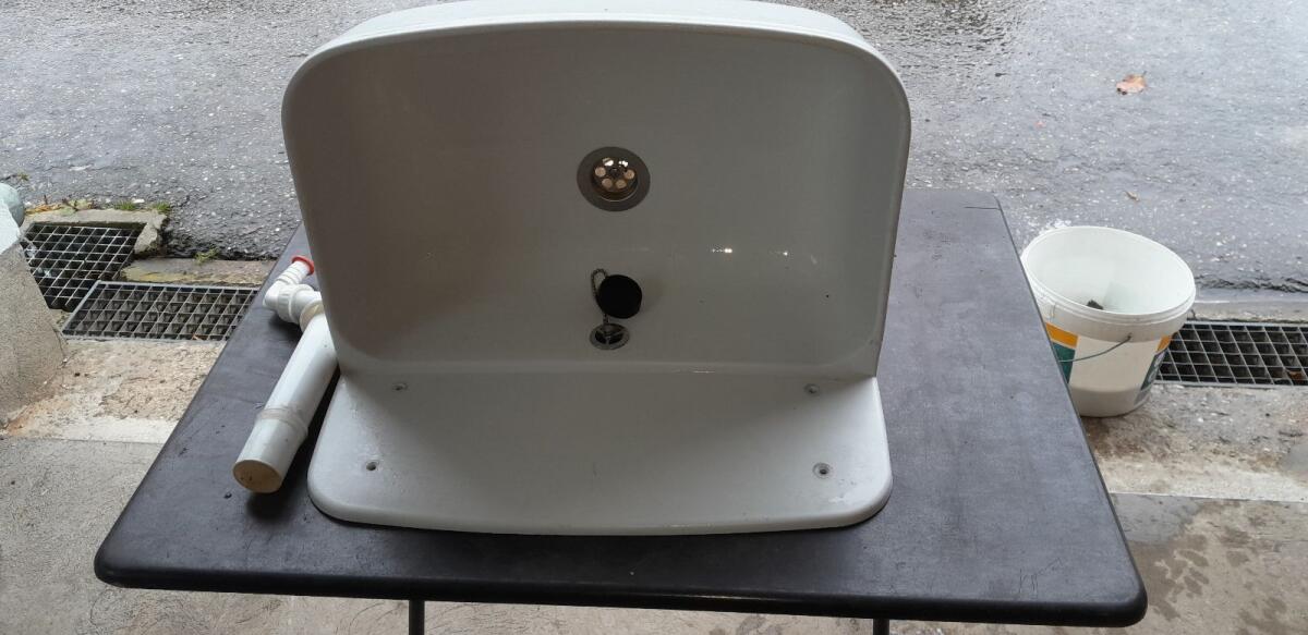 Kunststoff Waschbecken 2