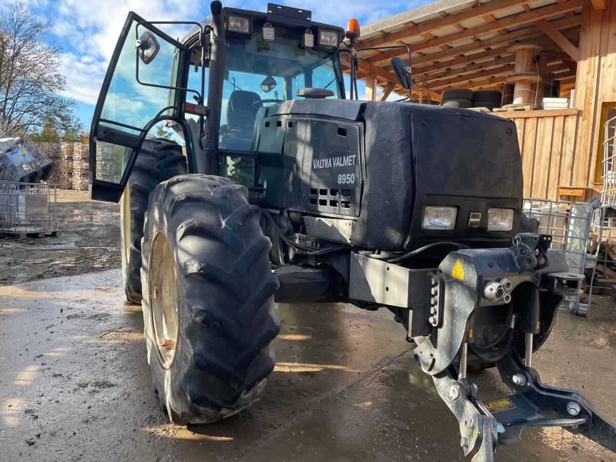 Valtra Valmet 8950, Bj. 1999, Allrad, starke Forstausführung 3