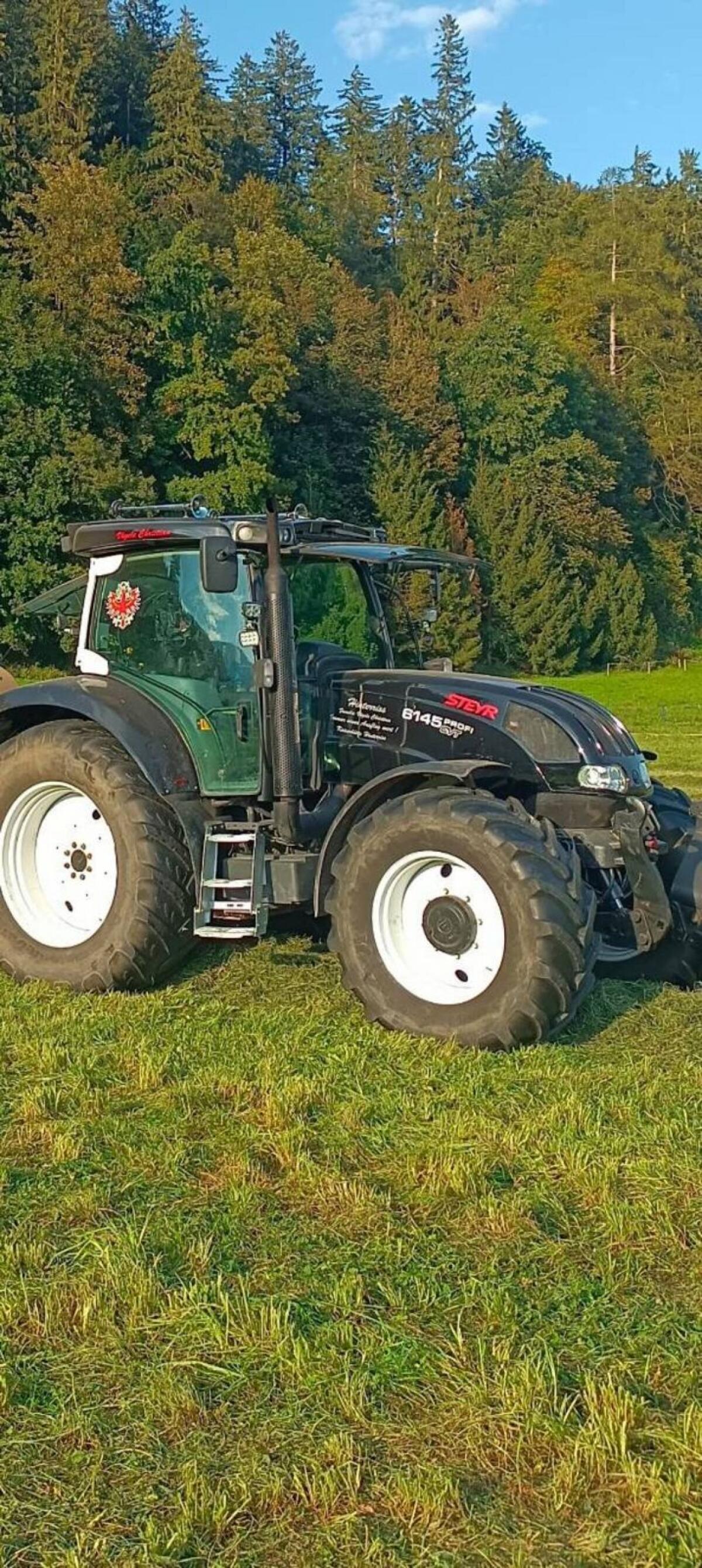 Verkaufe gepflegten Steyr Profi 6135 1