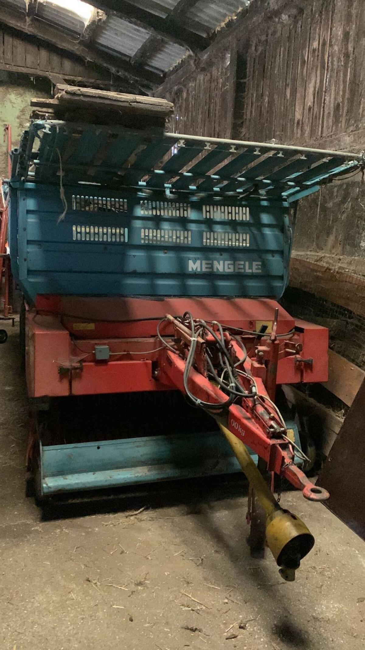 Mengele Ladewagen LW 310 Quadro 1