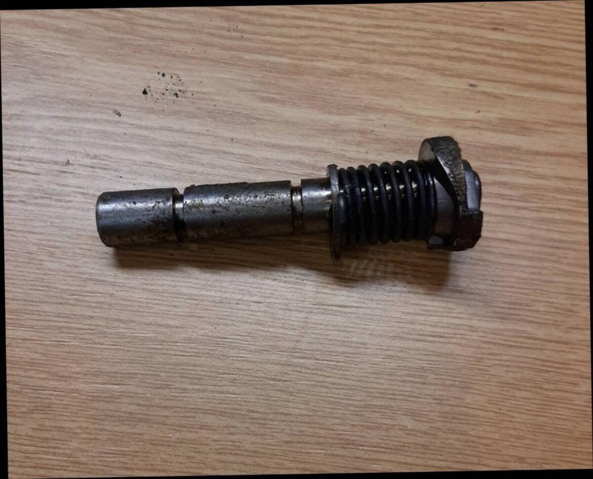 Exzenterbolzen Deutz Steuerdeckel 1