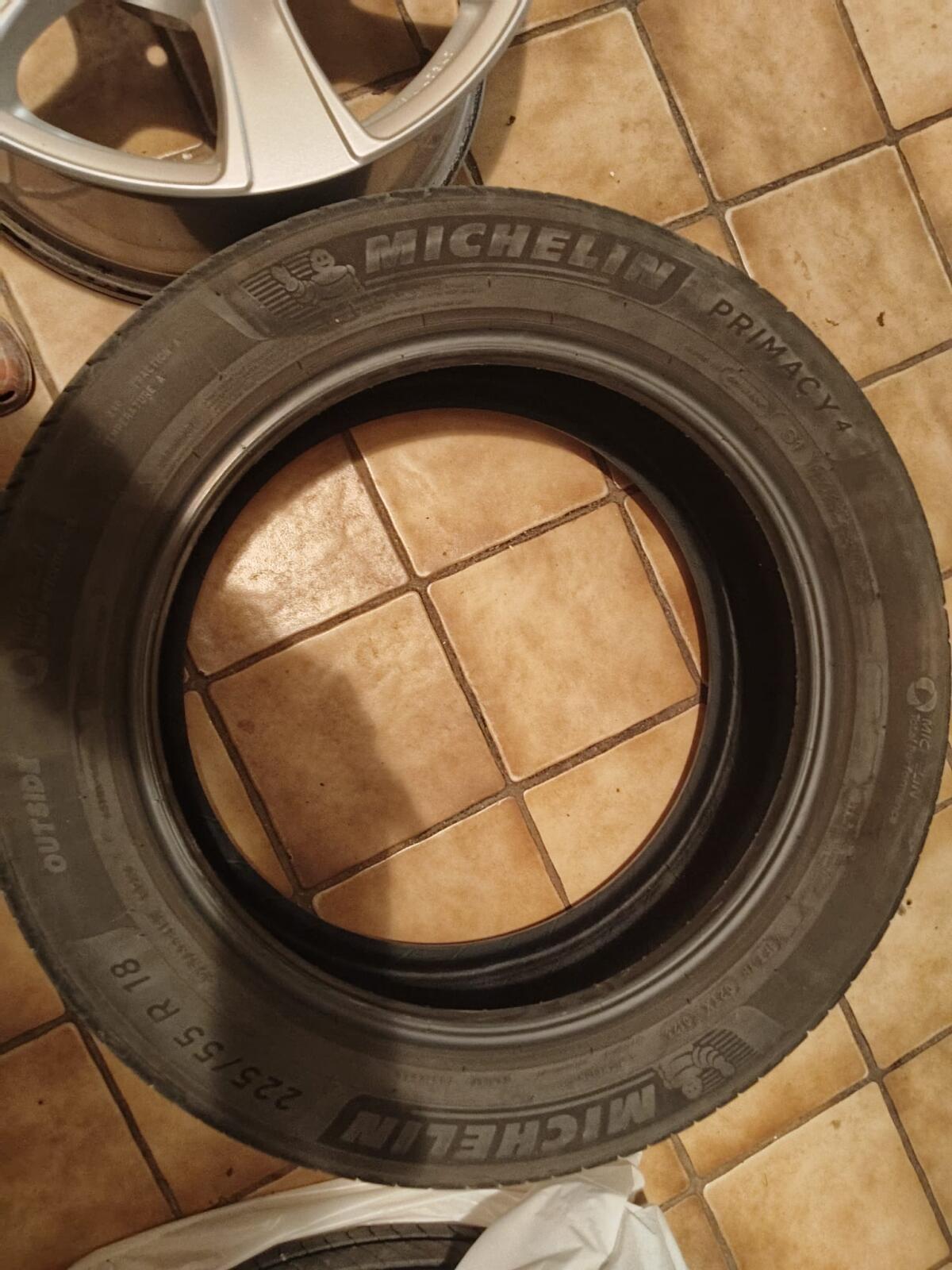 Verkaufe Autoreifen mit Alufelgen 3