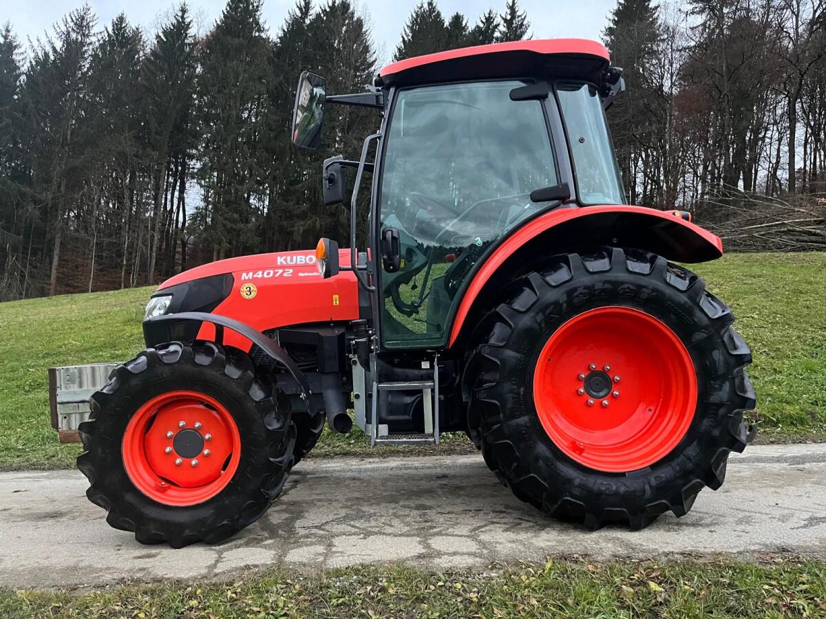 Kubota M4072 3