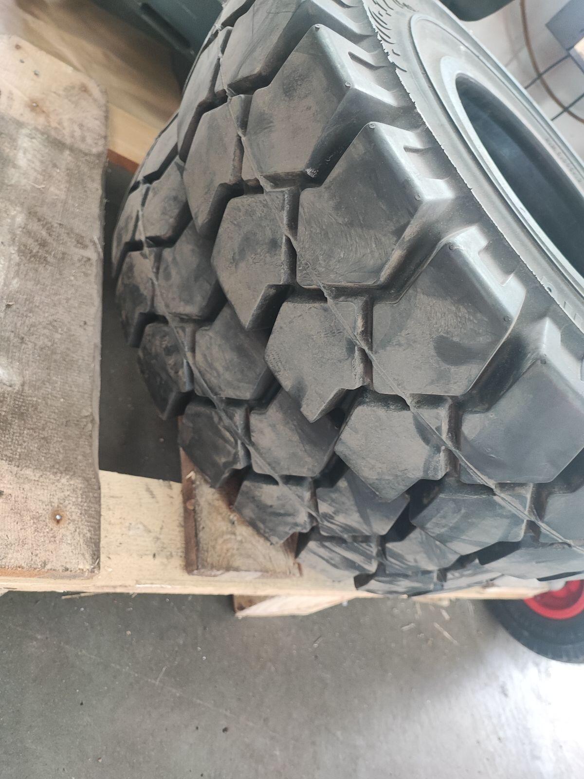 Staplerreifen 2 Stk. Trelleborg 7.00-12/5.00 136A5 Staplerrad 2