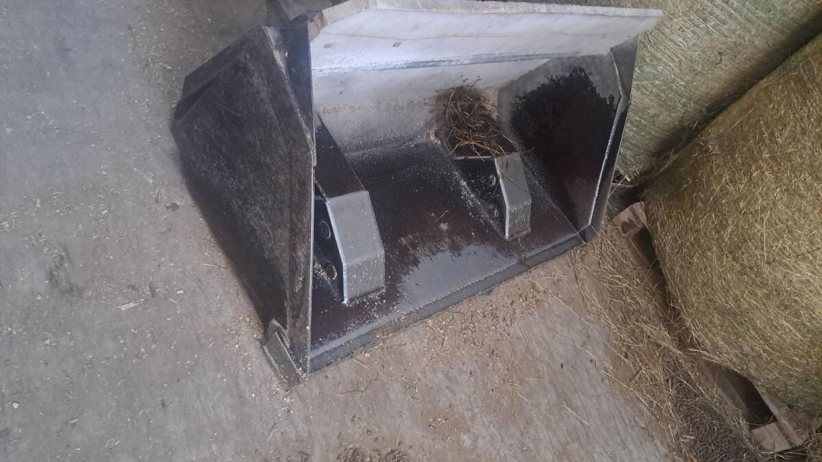 Hochkippschaufel 150 cm mit Weidemann Aufnahme 1