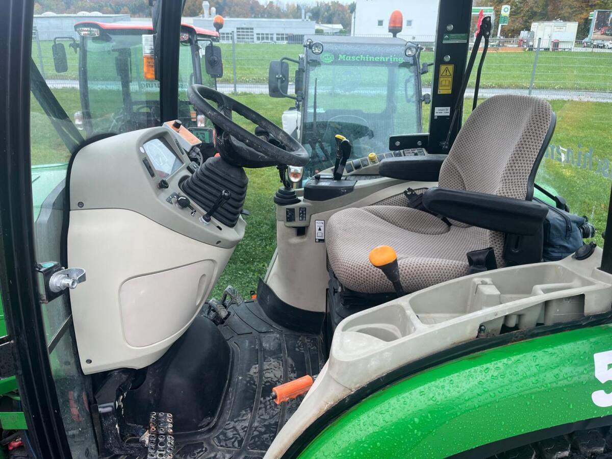 Traktor John Deere 3045 R 3