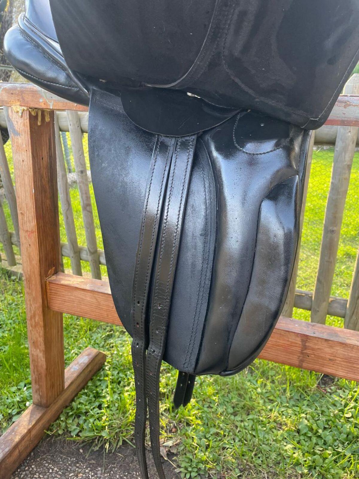 Verkaufe Dressursattel 2