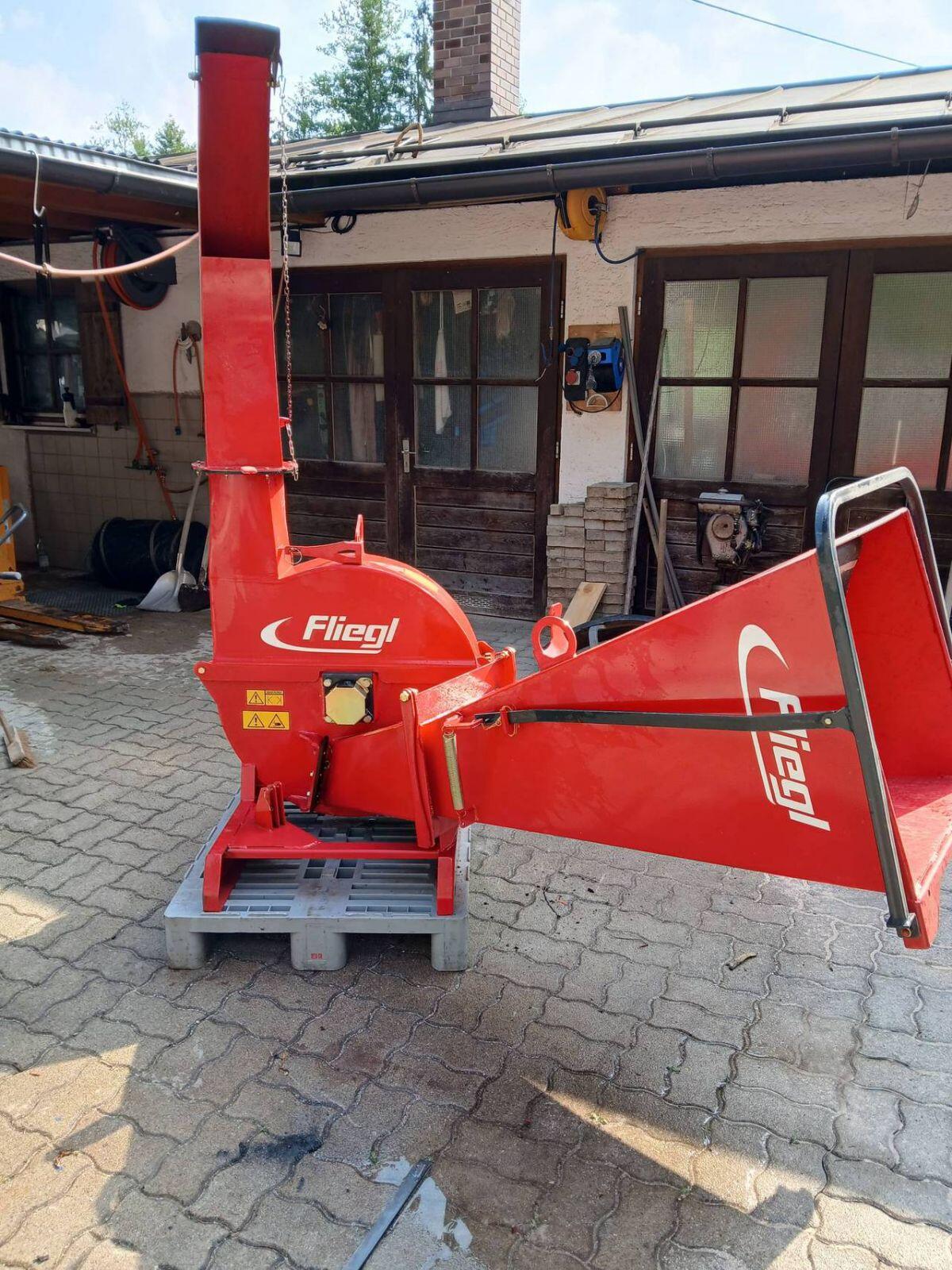 Fliegl Holzhäcksler 3