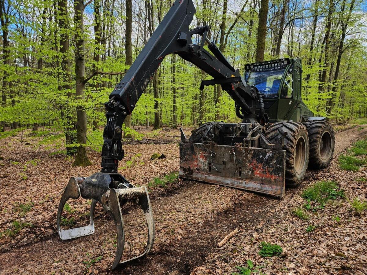 2022 Werner 2460 4x4 S-Matic 1