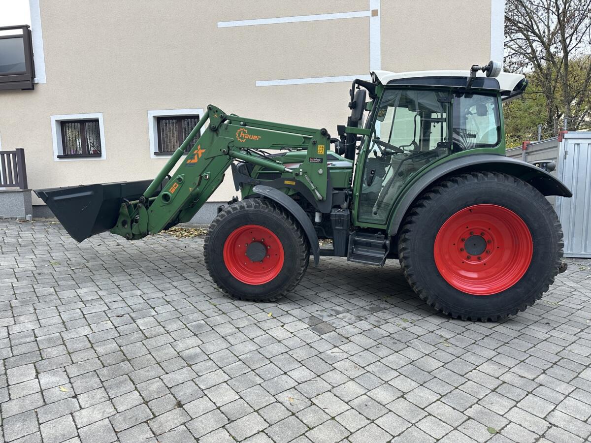 Fendt 211 Vario 1