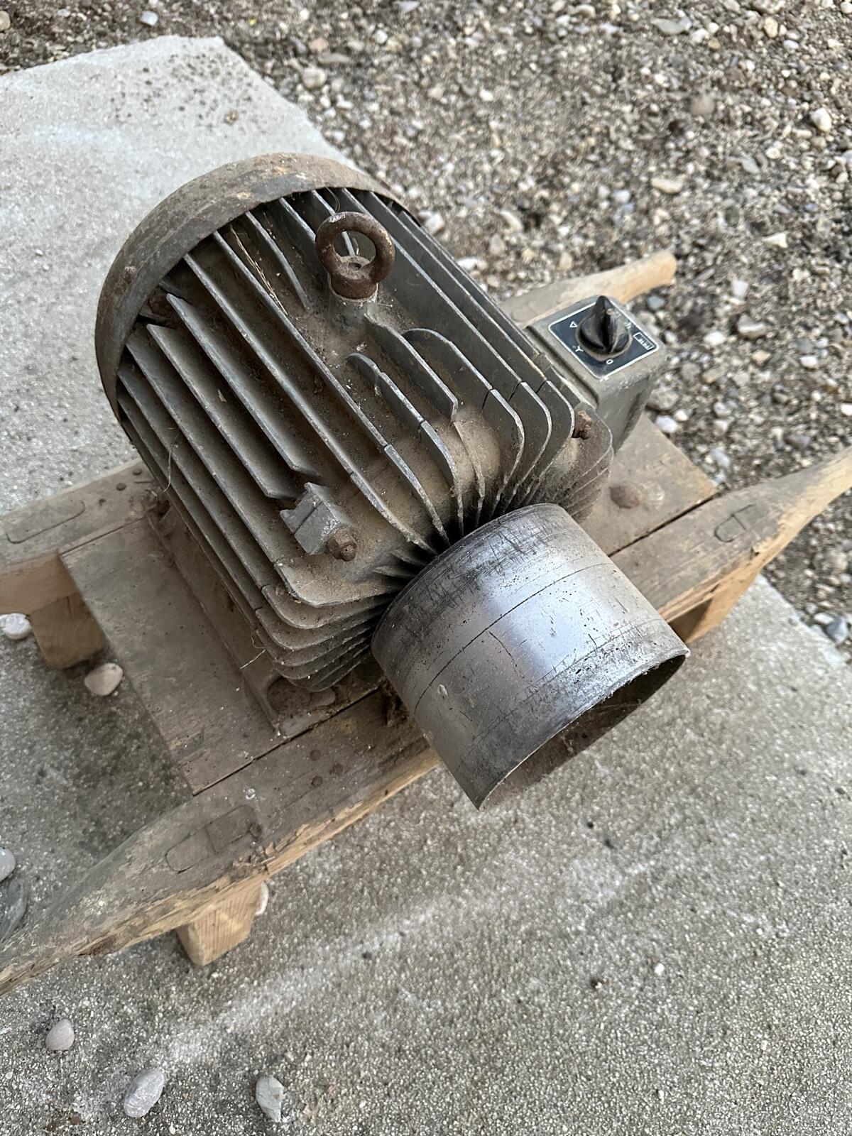 Siemens Elektromotor 4 kW Riemenscheibe Flachriemenantrieb 1