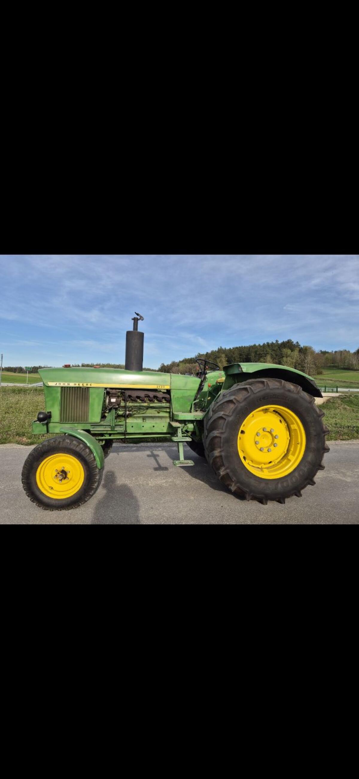 John Deere 3130 2