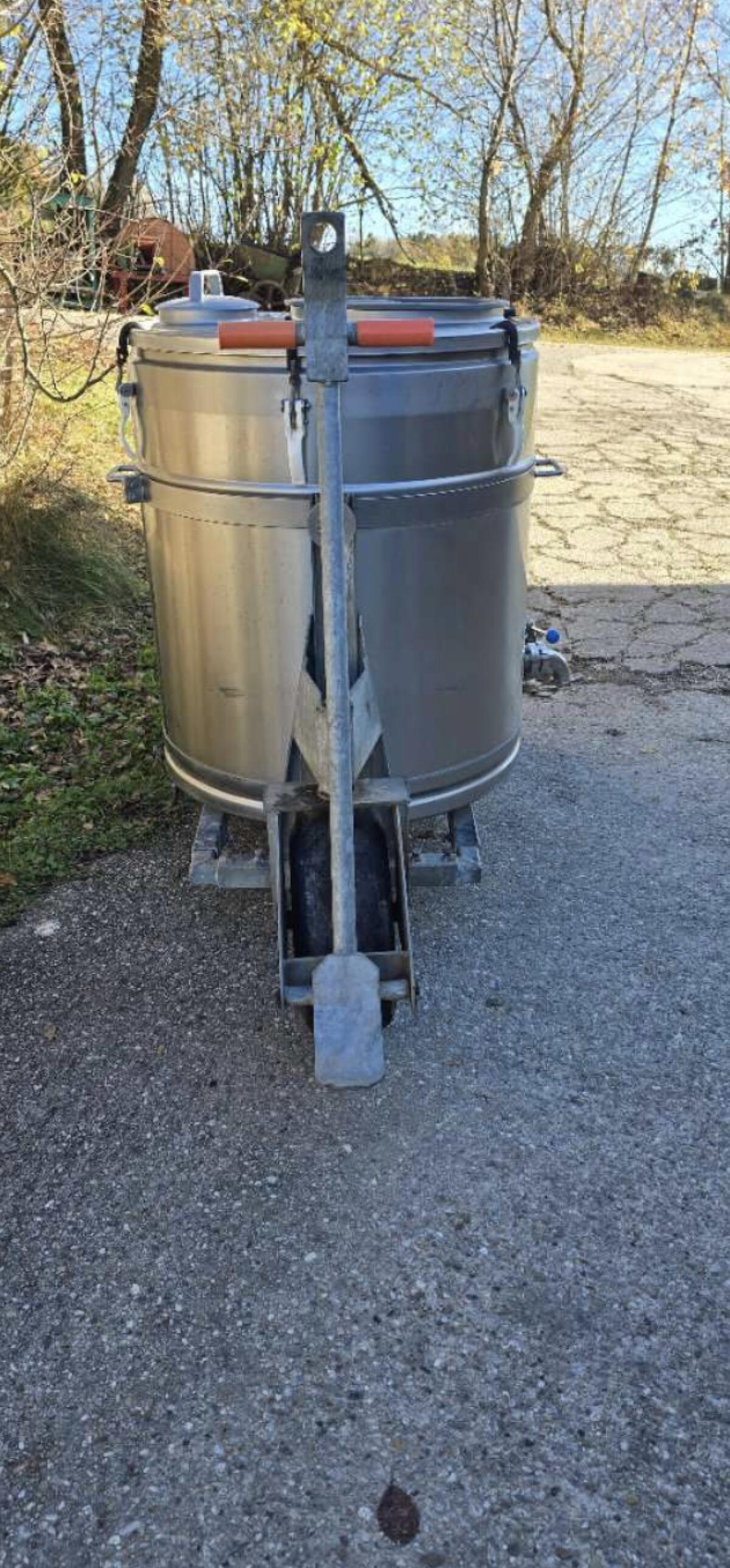 Westfalia Milchtank 300 l 3