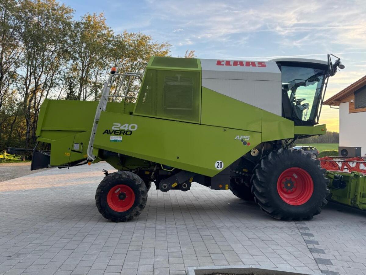 Mähdrescher zu verkaufen Claas Avero 240 APS 1