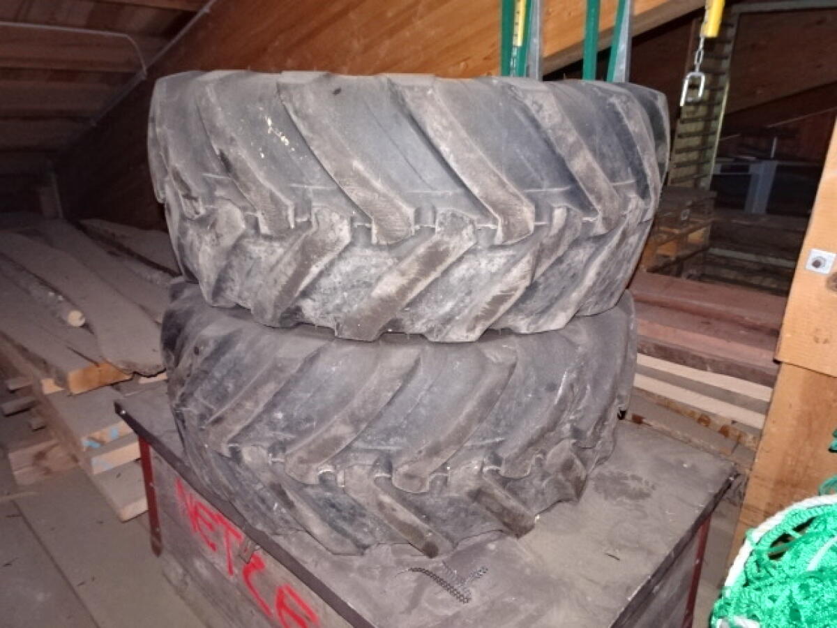 2 Stk. Reifen 16/70-20 für Lader (Liebherr, Merlo, usw.) 1