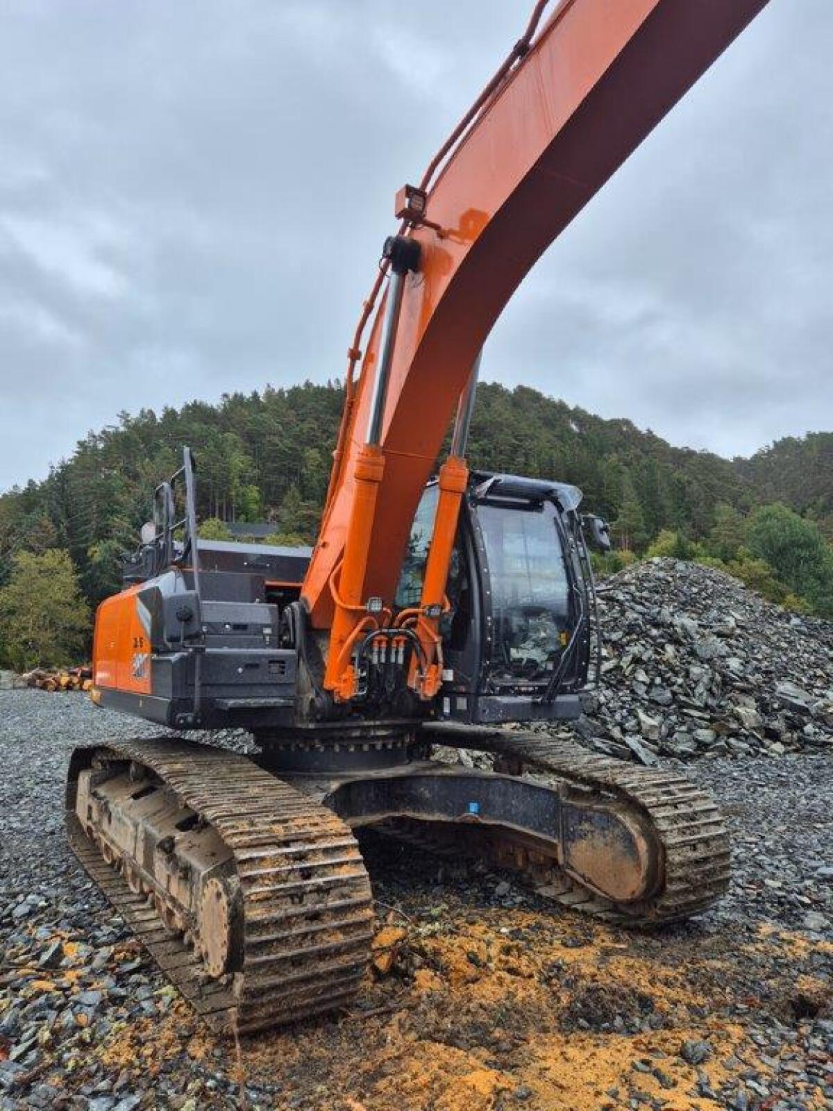 Hitachi ZX300LC7 Kettenbagger, 3.200 Bstd. 1