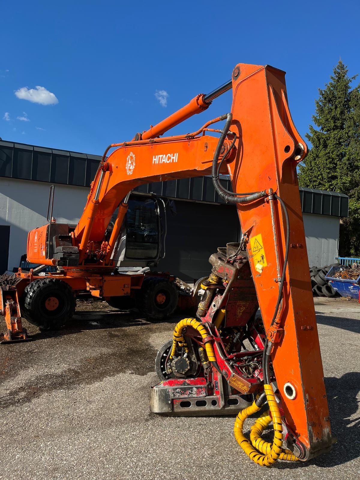 Baggerprozessor - Prozessorbagger Hitachi mit Woody 60 1