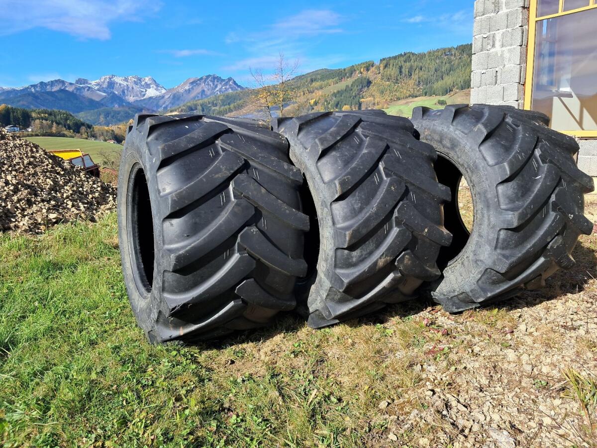 Mitas Reifen mit AS Profil 1