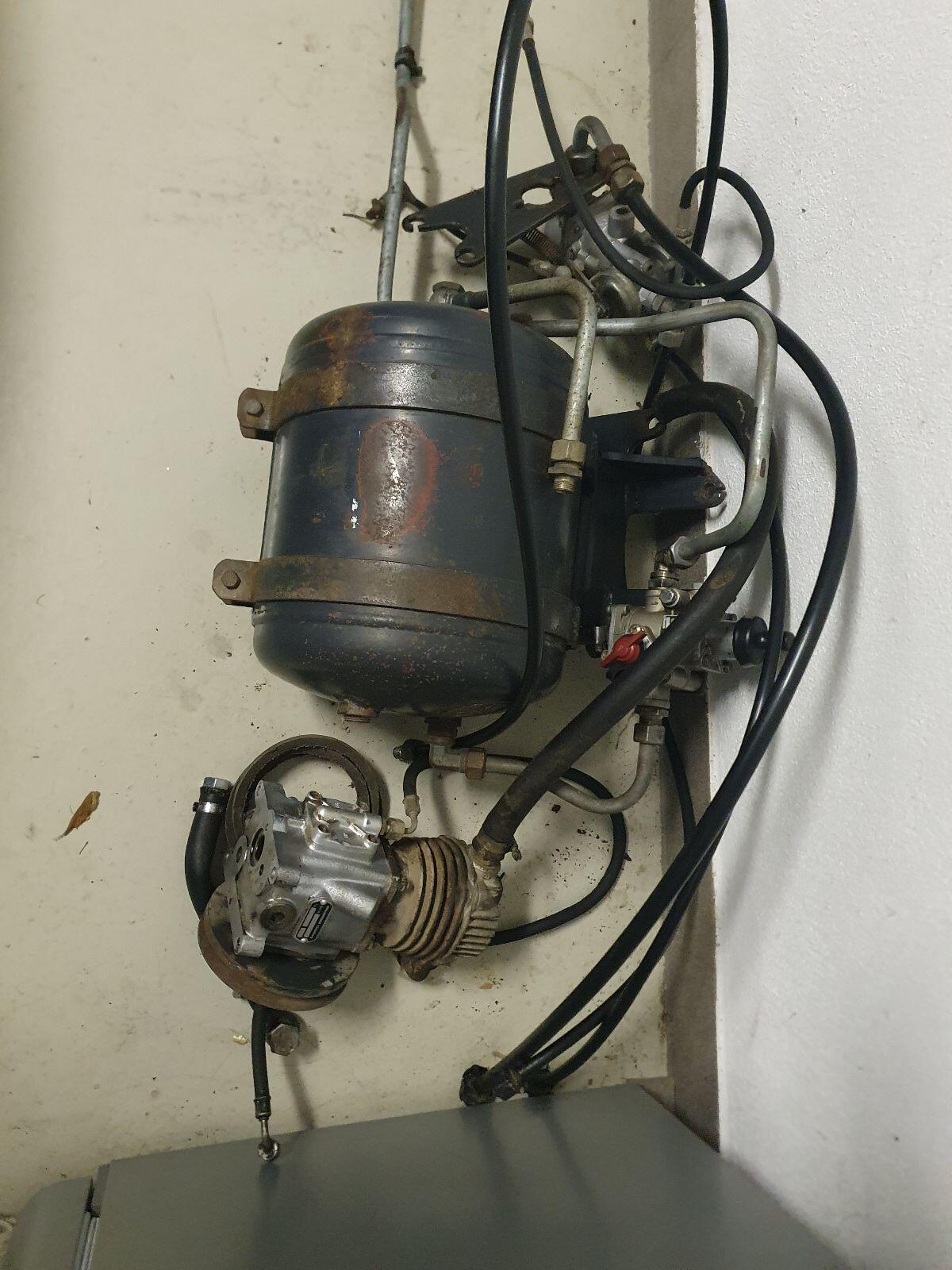 Steyr Serie 80 Druckluftanlage 1