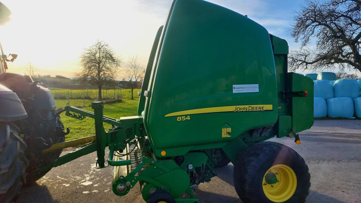 John Deere 854 Premium Rundballenpresse 1