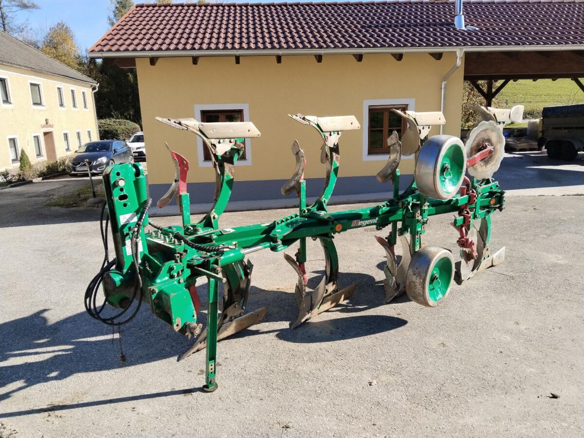 Regent Titan 130 CX VARIO Pflug 1