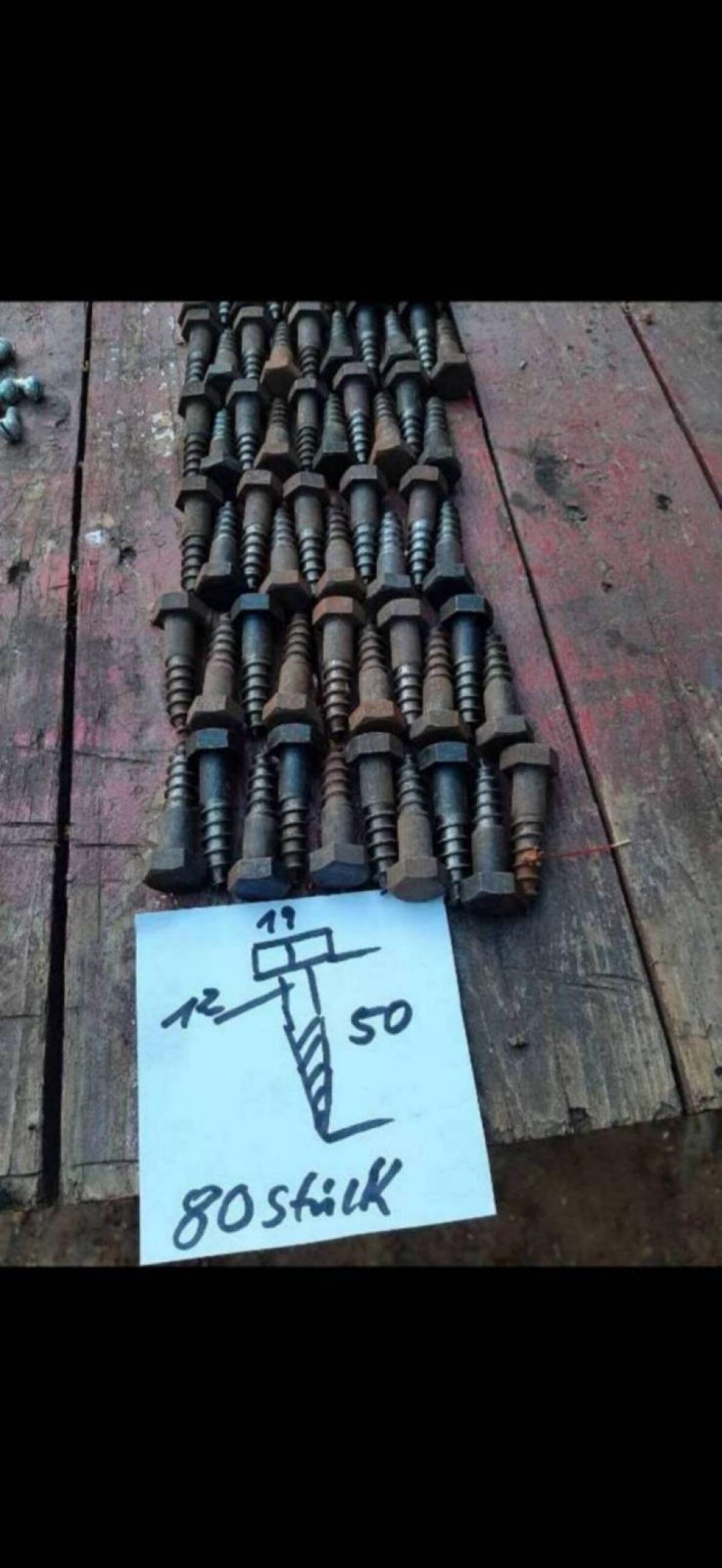 Schwarze Holzschrauben 3