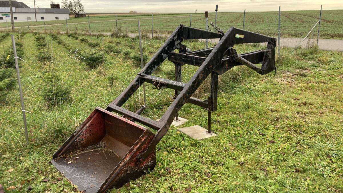 Frontlader mit Konsole und Schaufel 3