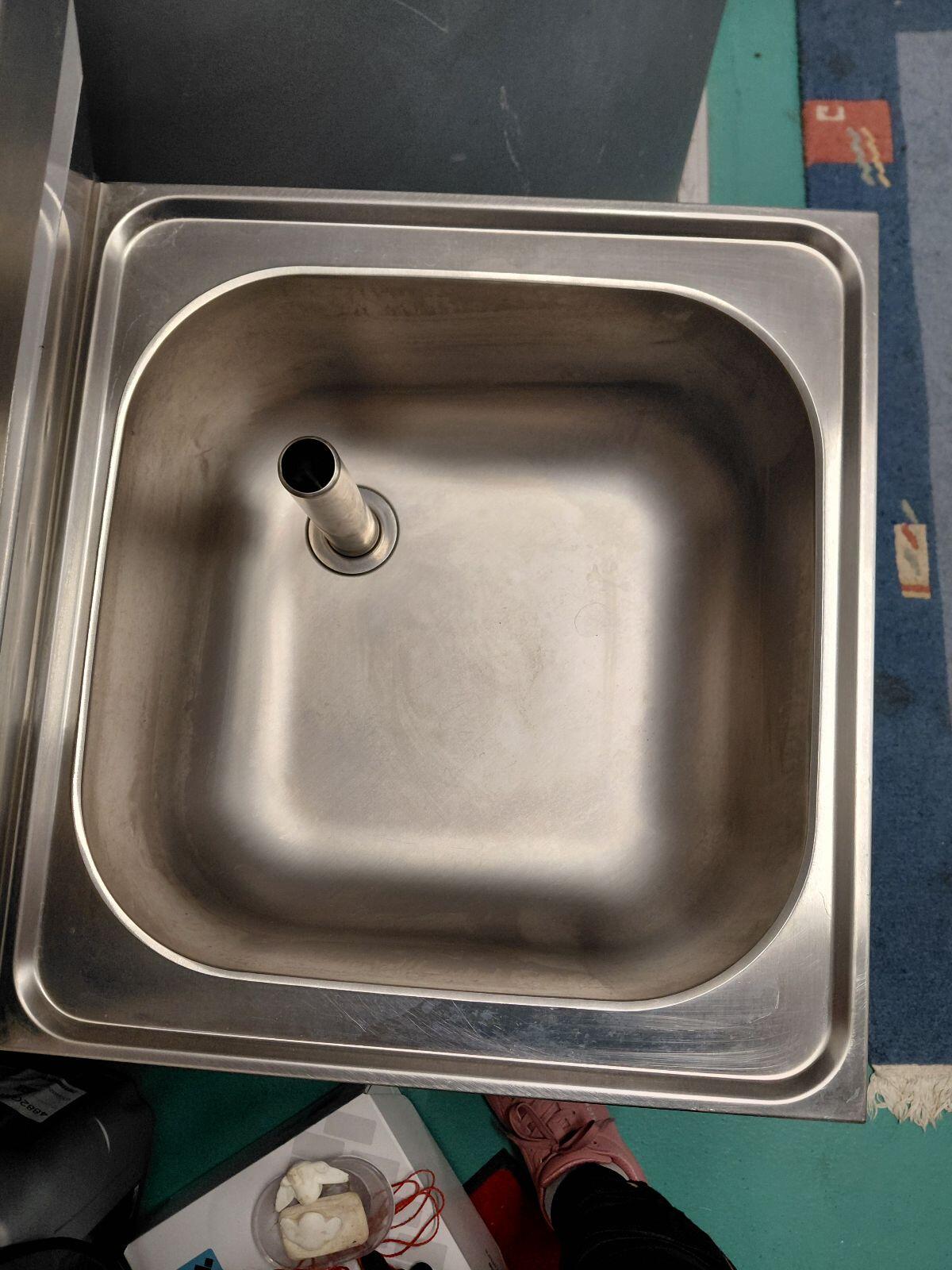 Handwasch-/Ausgussbecken IP0040 3