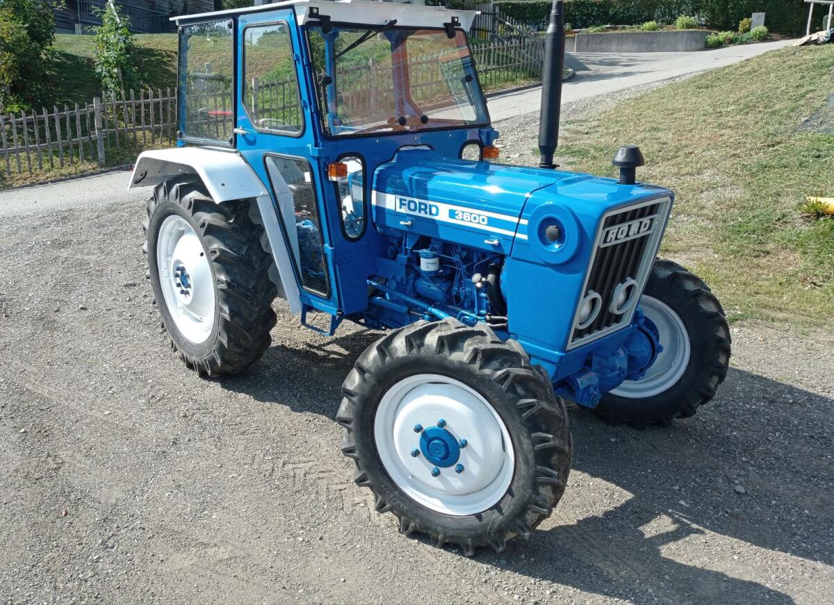 Ford 3600 Allrad 25 km/h 1