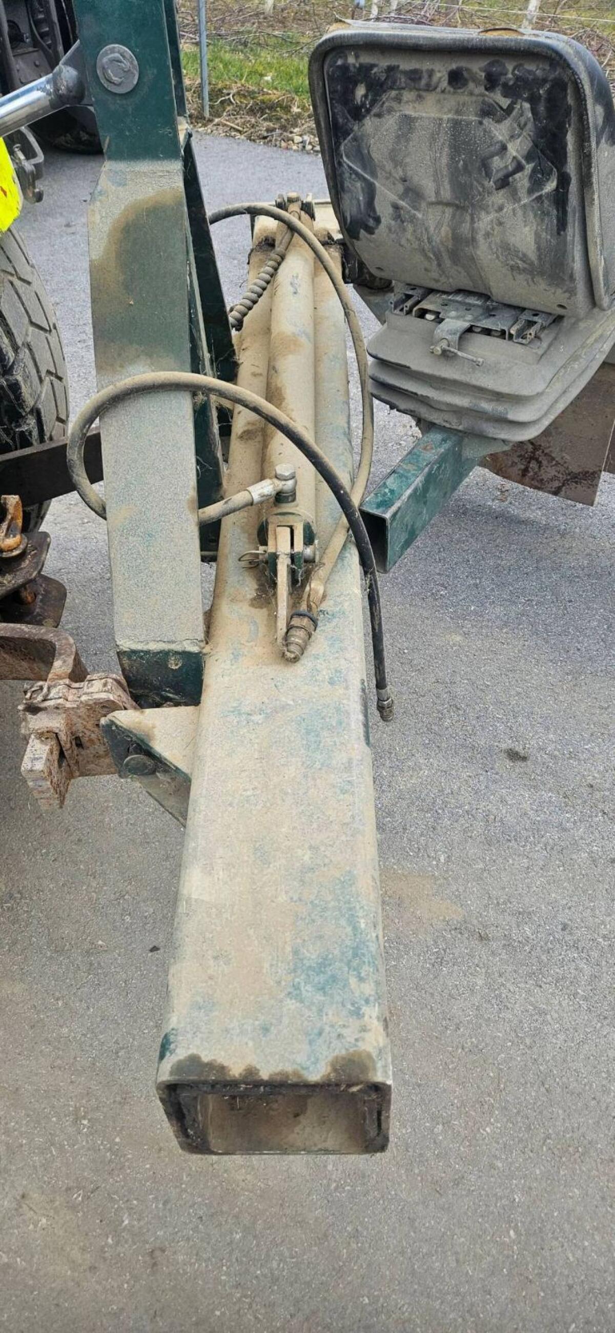 Baumsetzmaschine inkl. Aufreißhacken 3