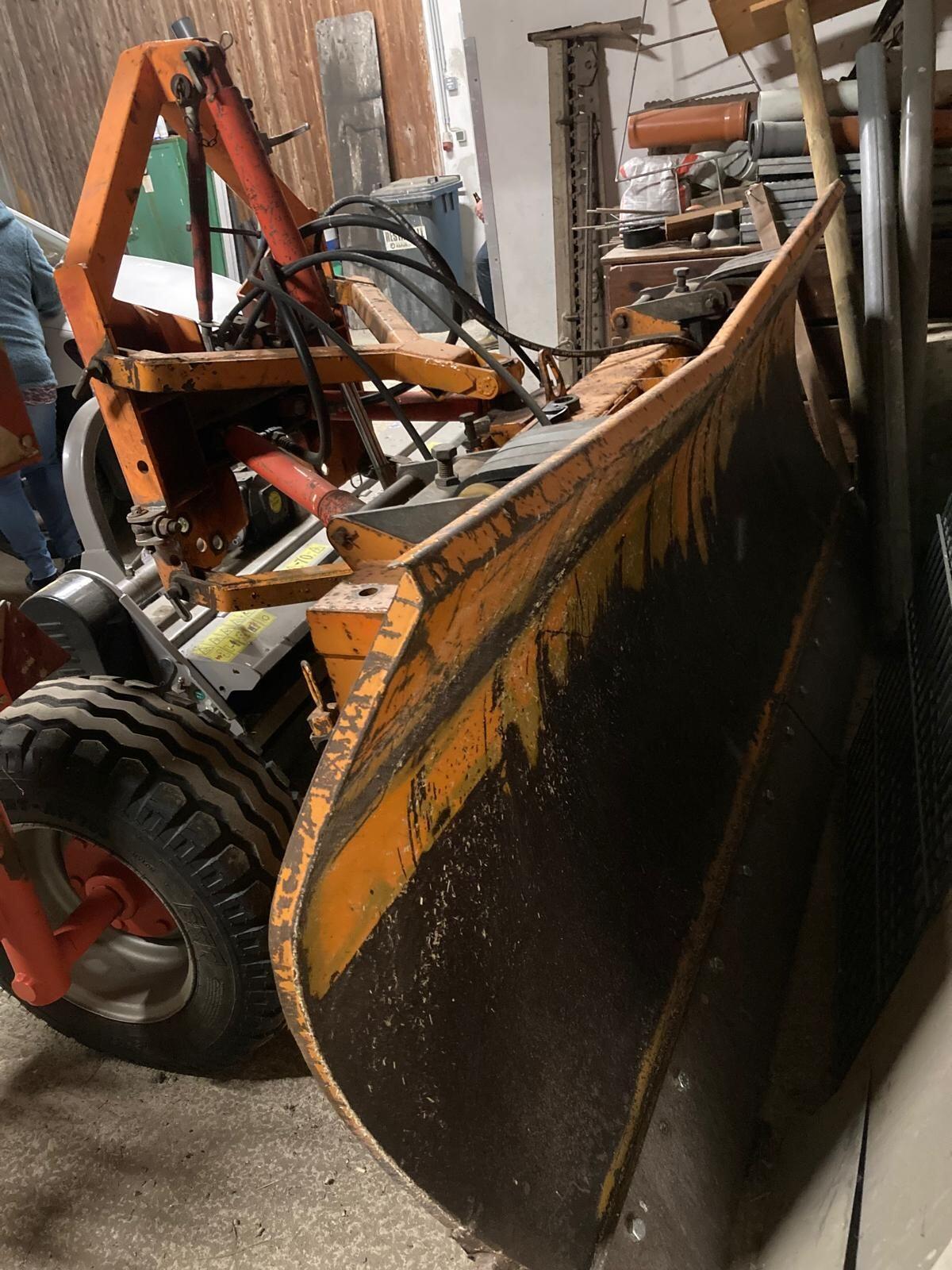 Schneepflug DS 240 1