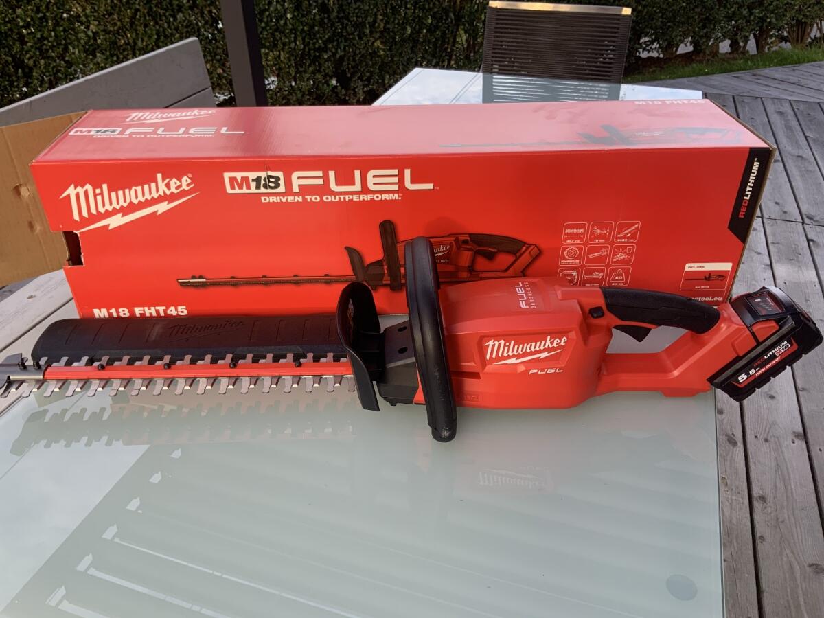 Milwaukee Akku Heckenschere 45 cm, M18FHT 1
