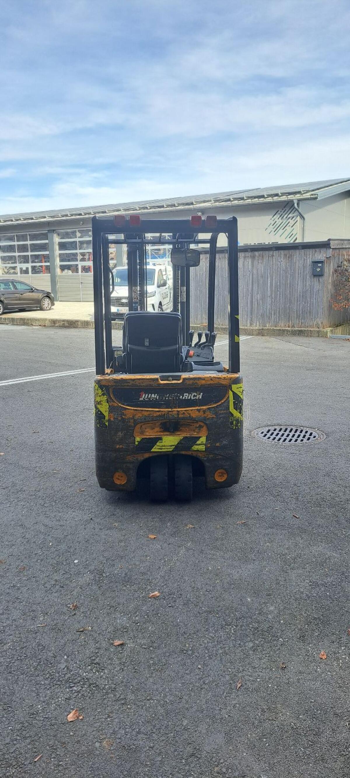 Jungheinrich EFG-115 Stapler 3