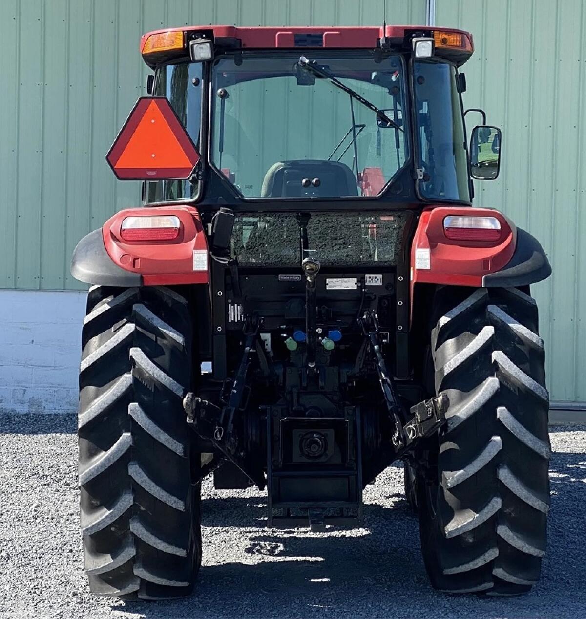 Case IH Farmall 85C mit Frontlader 2