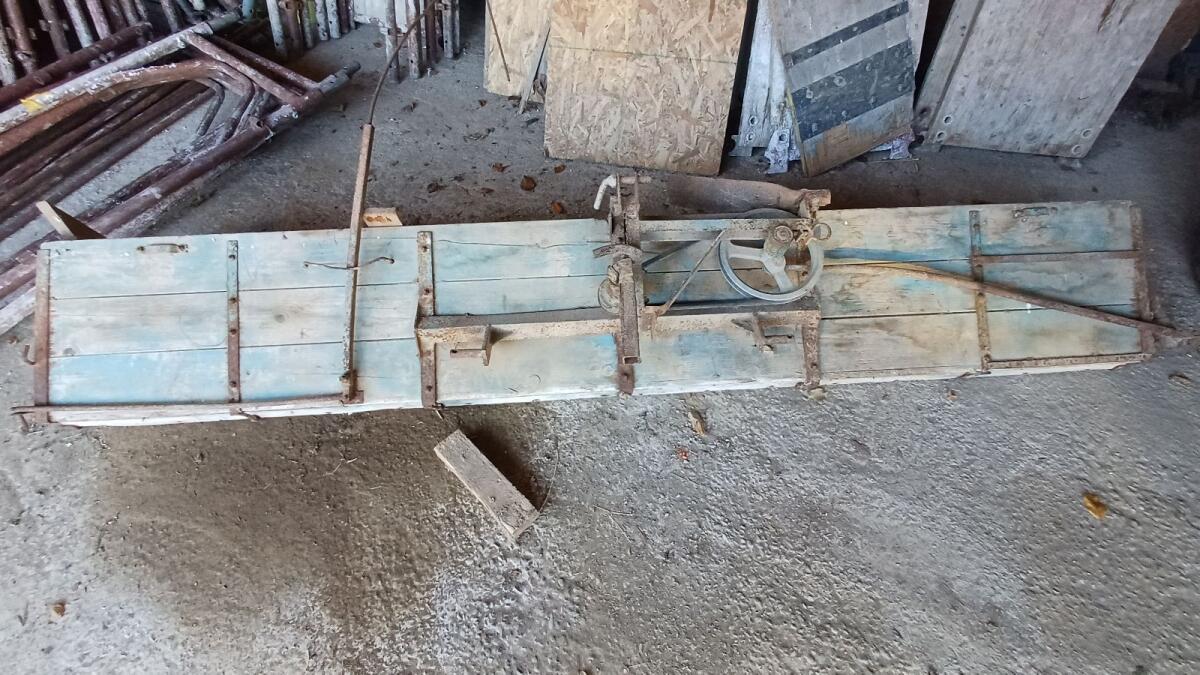 Düngerstreuer und Frontlader zu verkaufen 1