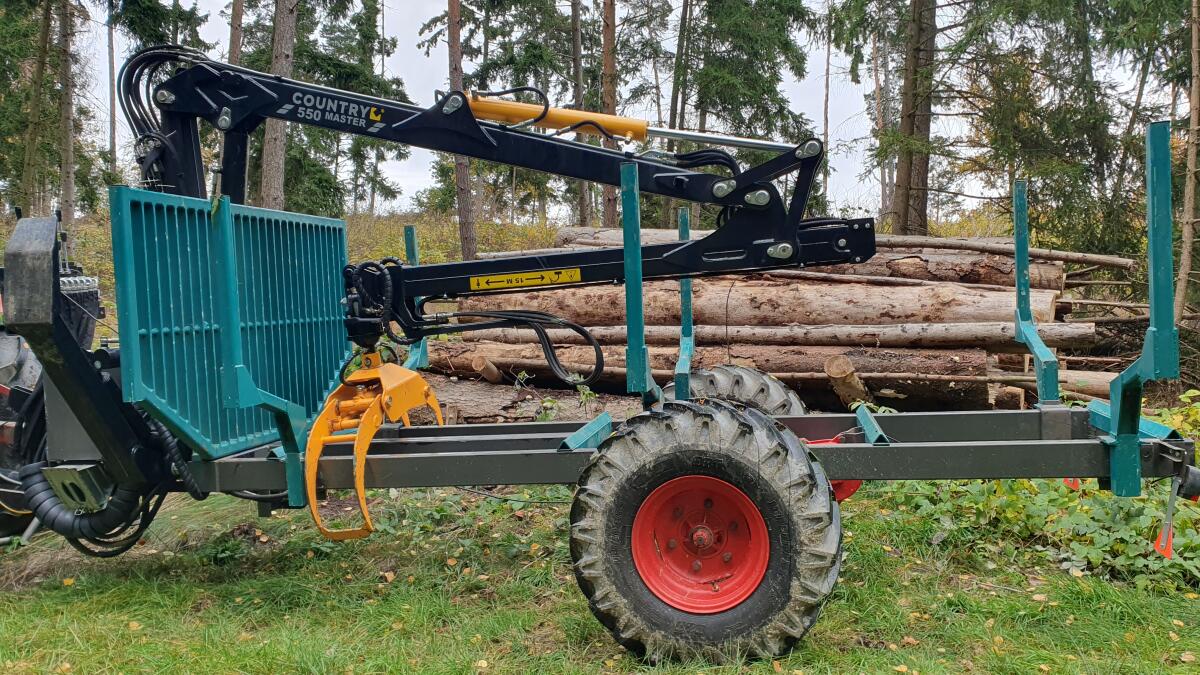 Rückewagen - 3-Seitenkipper mit Triebachse 2